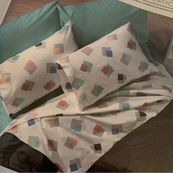 VTG Celebration Percale King Flat Sheet Multicolor Shadow Box 90’s Mervyn’s USA - Picture 2 of 11